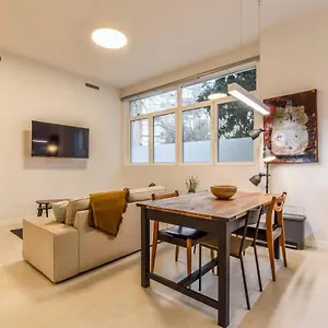 myhousemadrid-superb-flat-in-sanchinarro.besthotelstoledo.com/